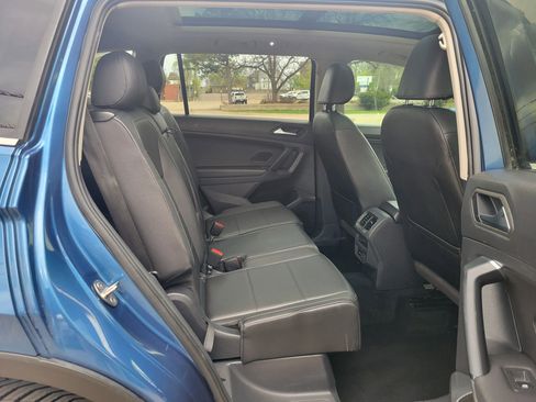 Used 2019 Volkswagen Tiguan SE w/ Panoramic Sunroof Package FWD image 14