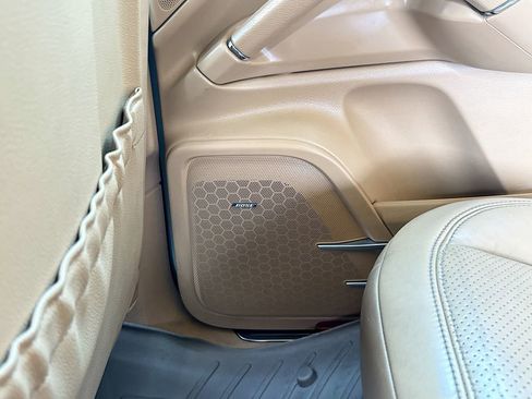 Used 2017 Porsche Cayenne AWD/4WD image 28