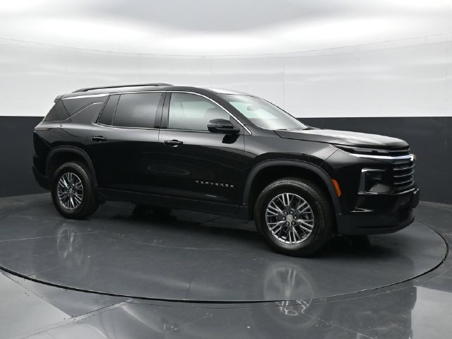 Used 2025 Chevrolet Traverse LT AWD/4WD image 3