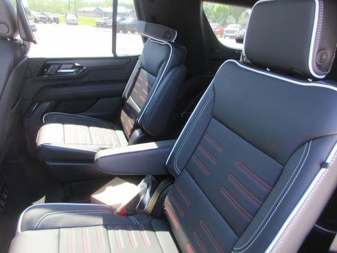 New 2026 GMC Yukon AT4 Ultimate AWD/4WD image 12