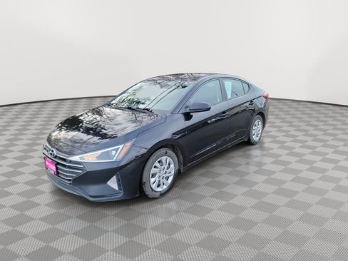 Used 2020 Hyundai Elantra SE w/ Cargo Package (C1) image 4