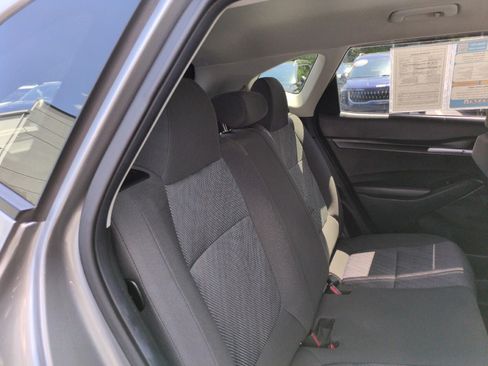 Used 2024 Kia Seltos LX AWD/4WD image 27