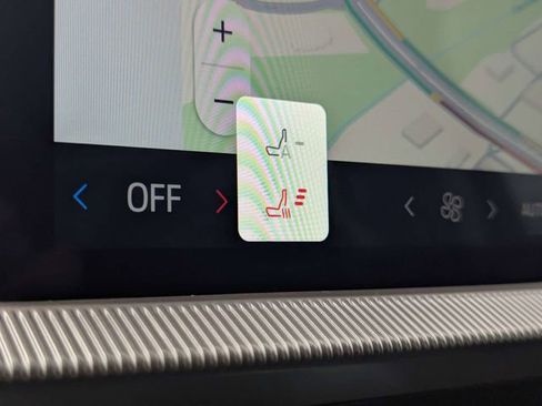 Used 2025 Ford Explorer Active image 21