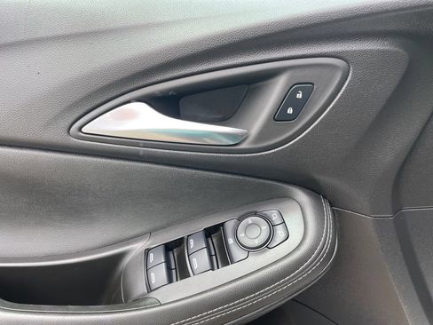 Certified 2023 Buick Encore GX Preferred w/ Cold Weather Comfort Package AWD/4WD image 18