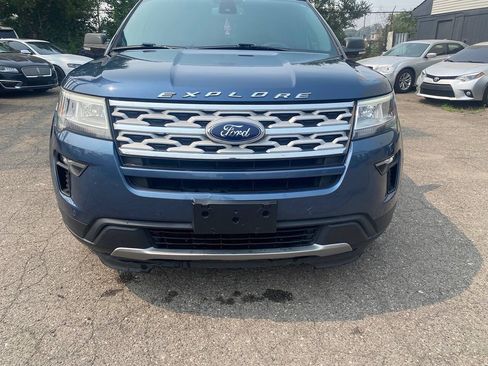 Used 2019 Ford Explorer XLT w/ Equipment Group 202A AWD/4WD image 4