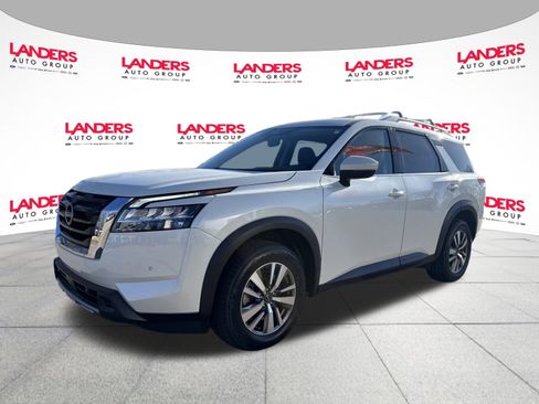 Used 2023 Nissan Pathfinder SL image 7