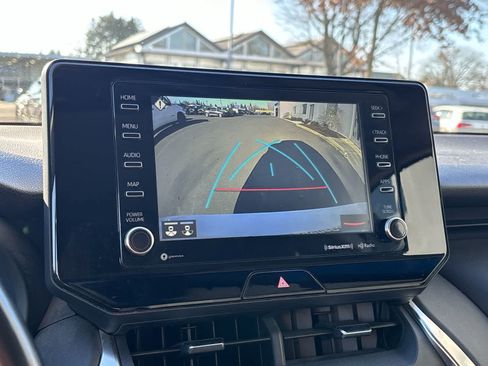 Used 2021 Toyota Venza LE image 23