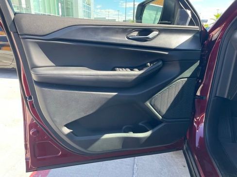 New 2025 Jeep Grand Cherokee Laredo X w/ Luxury Tech Group I image 13