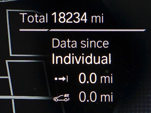 Certified 2023 BMW 530e w/ Convenience Package image 32