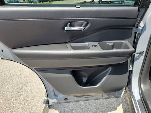 Used 2023 Nissan Pathfinder SL AWD/4WD image 21