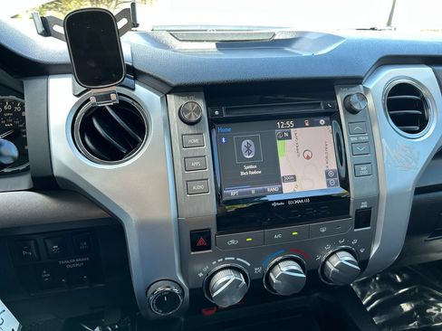 Used 2019 Toyota Tundra SR5 AWD/4WD image 11