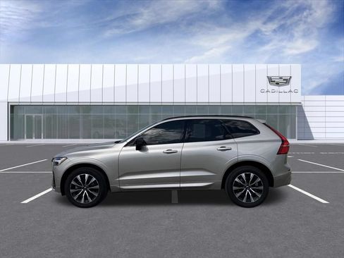 Used 2025 Volvo XC60 B5 Plus AWD/4WD image 5