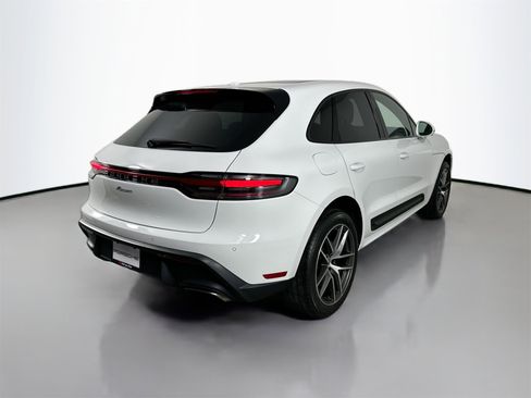 Certified 2023 Porsche Macan image 7