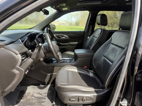 Used 2023 Chevrolet Traverse Premier w/ Redline Edition AWD/4WD image 9
