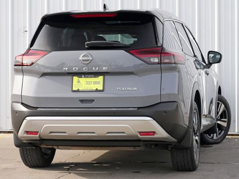 Used 2022 Nissan Rogue Platinum w/ Head-Up Display Package image 4