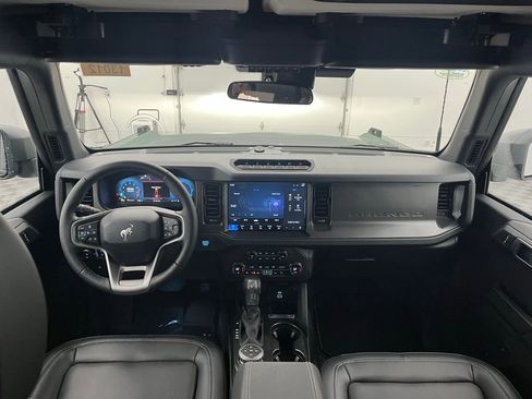 New 2025 Ford Bronco Badlands image 2