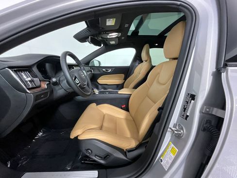 Used 2025 Volvo V60 B5 Cross Country Ultra w/ Protection Package Premier AWD/4WD image 15