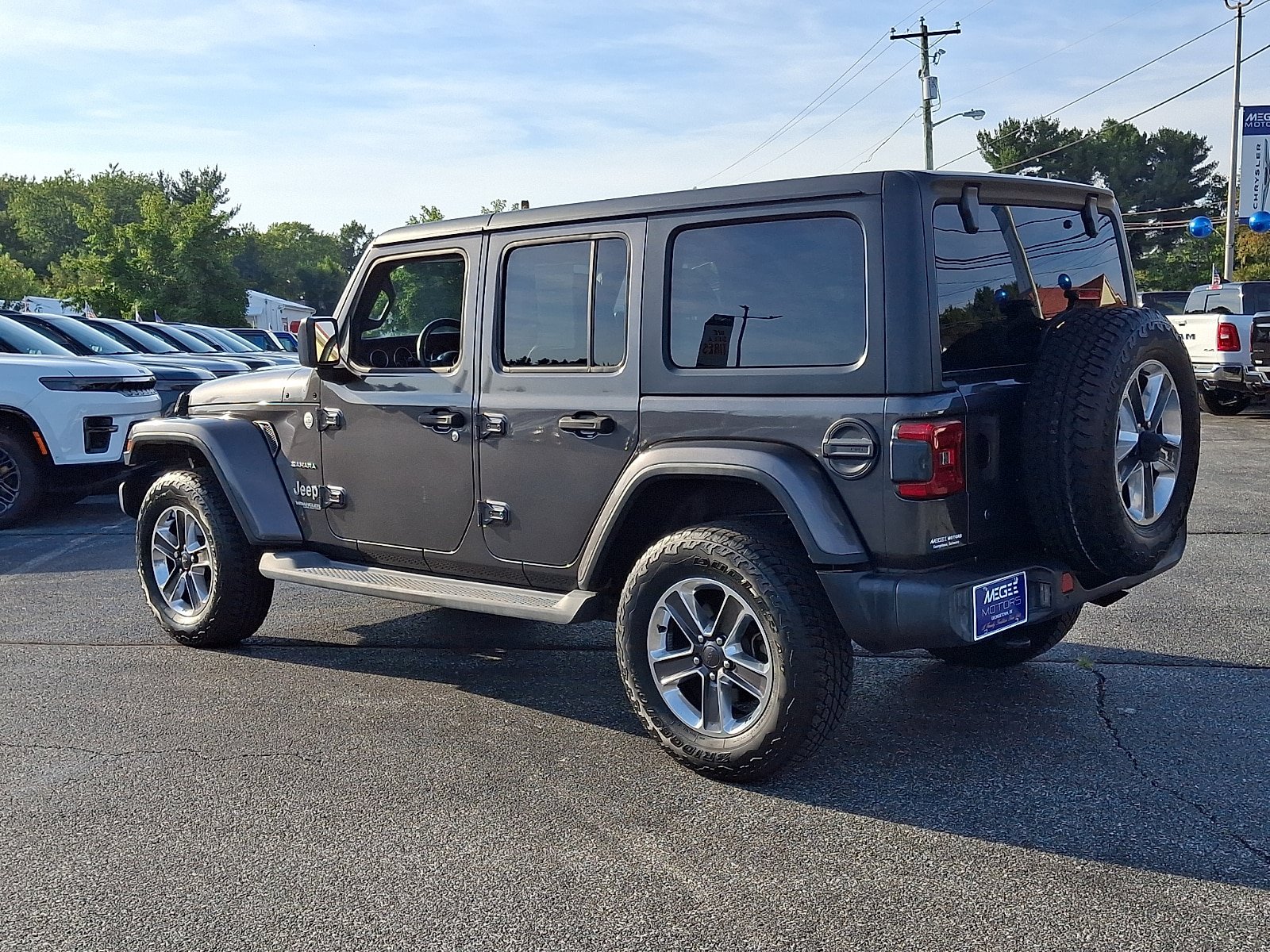 Used 2020 Jeep Wrangler Unlimited Sahara AWD/4WD image 4