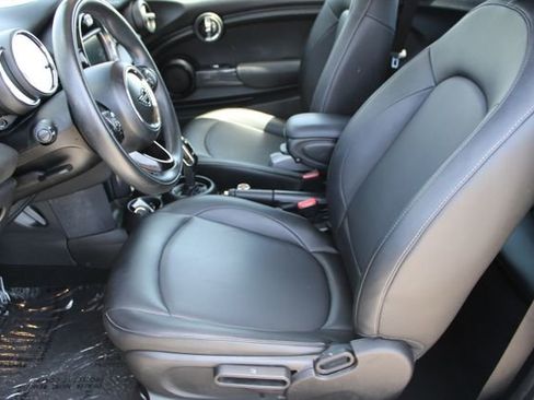 Used 2020 MINI Cooper 2-Door Hardtop FWD image 31