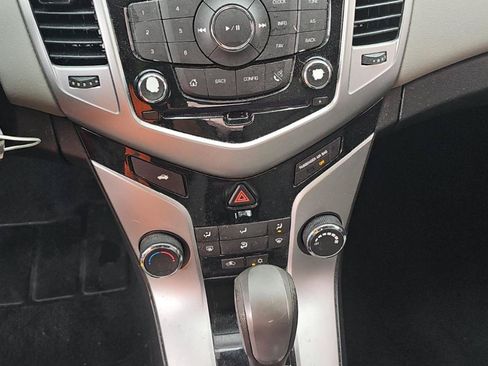 Used 2015 Chevrolet Cruze LT FWD image 10