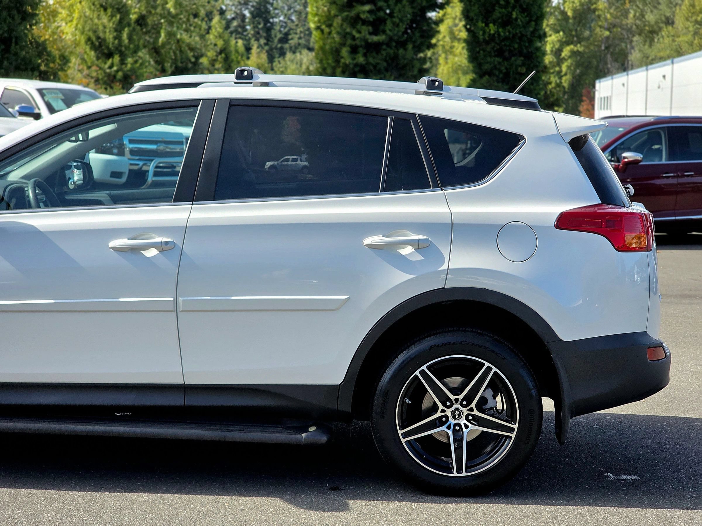 Used 2014 Toyota RAV4 Limited w/ Technology Package AWD/4WD image 7
