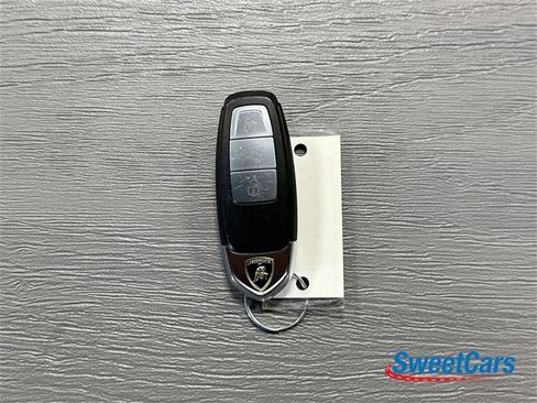 Used 2020 Lamborghini Urus Base image 56