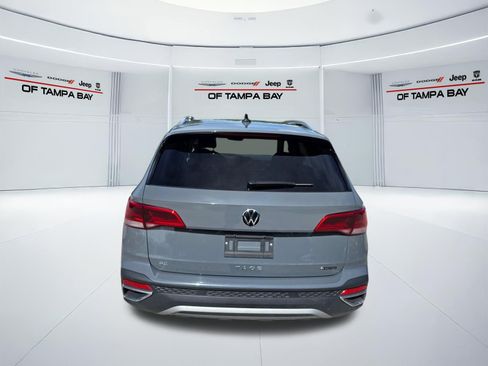 Used 2024 Volkswagen Taos SE AWD/4WD image 5