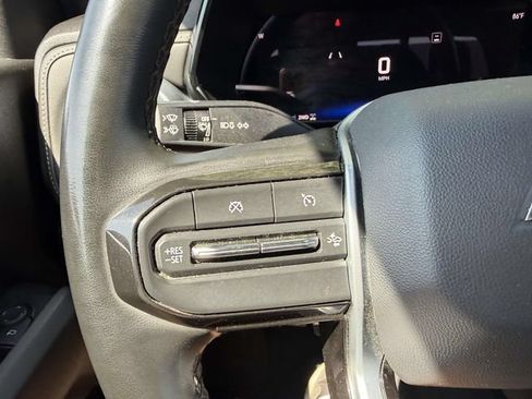 Used 2024 Chevrolet Colorado LT w/ LT Convenience Package II AWD/4WD image 27