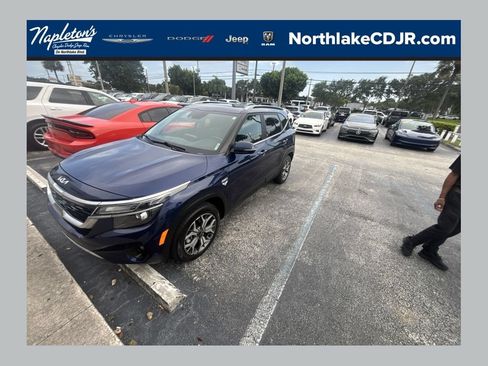 Used 2022 Kia Seltos EX AWD/4WD image 1