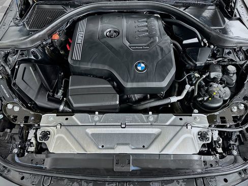 Used 2025 BMW 230i Coupe w/ M Sport Package RWD image 31