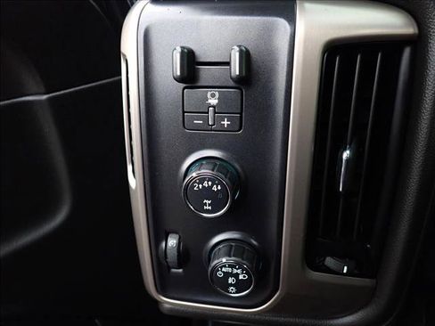 Used 2019 GMC Sierra 2500 Denali w/ Duramax Plus Package AWD/4WD image 17