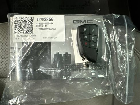 Used 2022 GMC Yukon SLT w/ SLT Premium Package AWD/4WD image 42