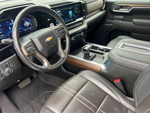 Used 2022 Chevrolet Silverado 1500 High Country w/ High Country Premium Package image 10