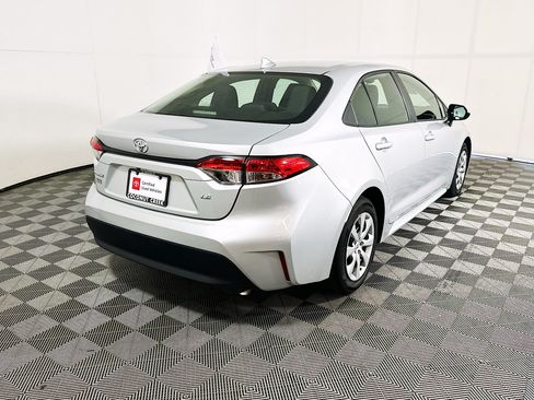 Used 2024 Toyota Corolla LE FWD image 3