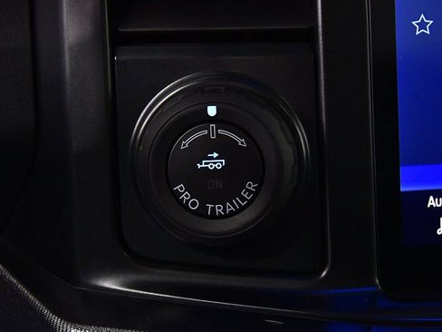 Used 2025 Ford F450 Platinum w/ FX4 Off-Road Package image 28