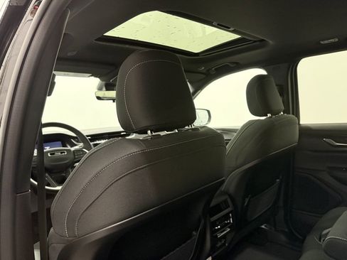 New 2026 Jeep Grand Cherokee Laredo image 18