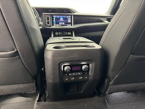 Used 2021 GMC Yukon Denali w/ Denali Premium Package AWD/4WD image 42