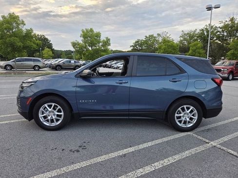 Used 2024 Chevrolet Equinox LS w/ Driver Confidence II Package FWD image 9