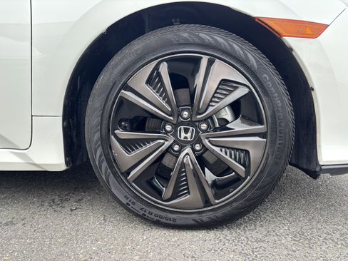 Used 2019 Honda Civic EX image 9