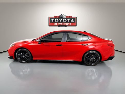 Used 2026 Toyota Camry Hybrid FWD image 4