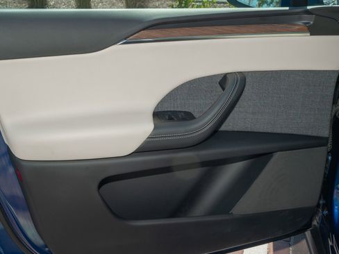 Used 2022 Tesla Model X Long Range image 17