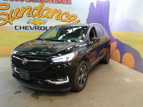 Used 2021 Buick Enclave Essence image 5