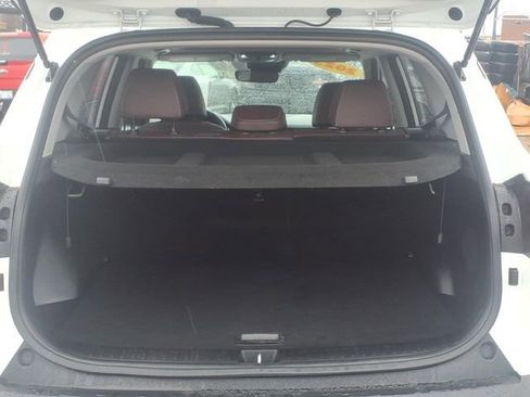 Used 2023 Kia Seltos SX w/ SX Sunroof Package image 7