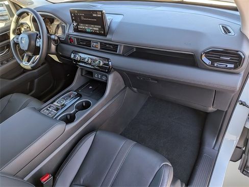 New 2025 Honda Pilot Touring image 36