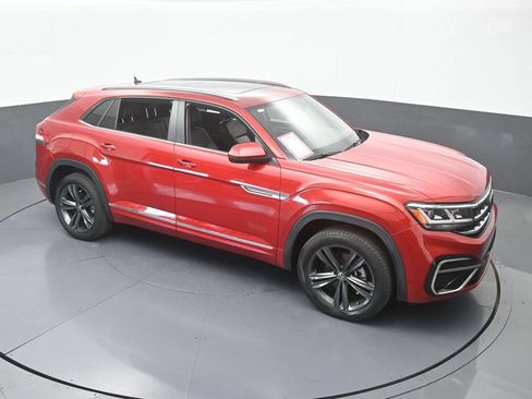 Used 2021 Volkswagen Atlas Cross Sport SE w/ Panoramic Sunroof Package FWD image 52