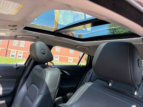 Used 2018 INFINITI QX30 Premium w/ Navigation Package image 34