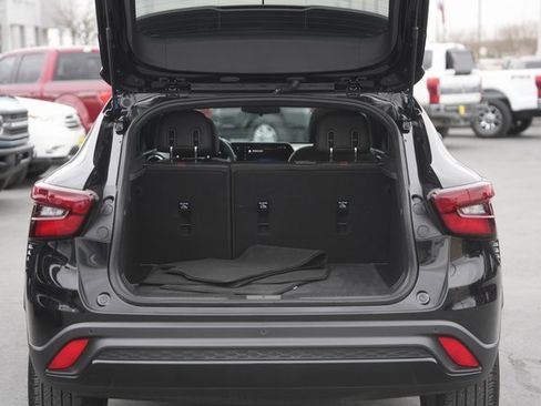 Used 2025 Chevrolet Trax RS w/ Sunroof Package image 31