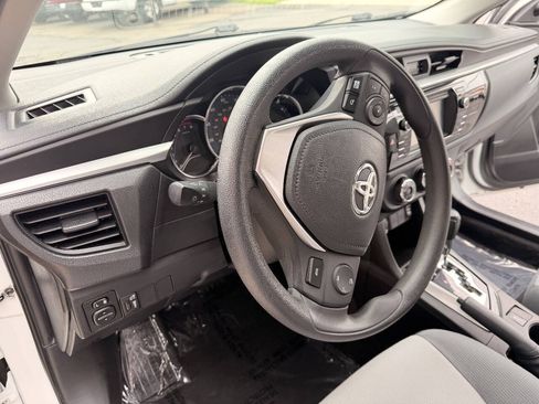 Used 2016 Toyota Corolla L FWD image 8