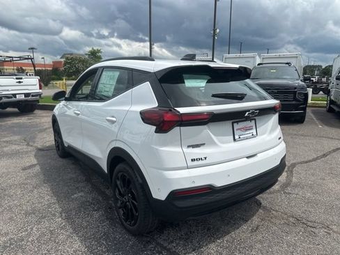 New 2027 Chevrolet Bolt RS w/ Super Cruise Package FWD image 5