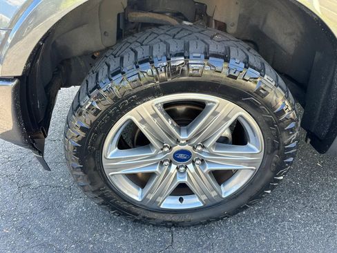 Used 2018 Ford F150 Lariat AWD/4WD image 9
